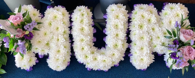MUM White Based Letters (Ribbon Edge)